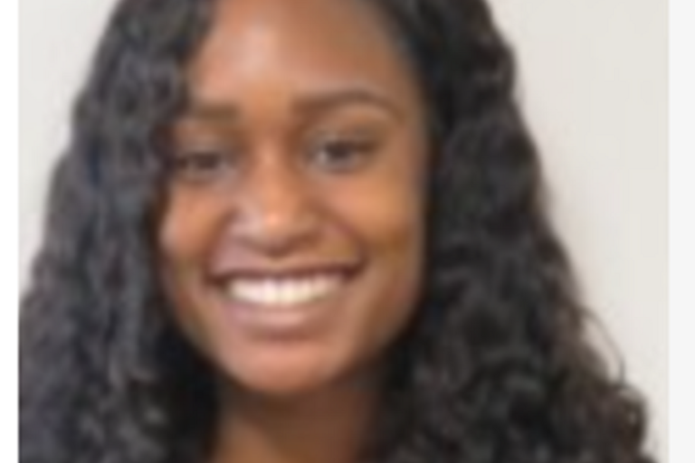 Sarah Daniel headshot
